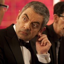 Rowan Atkinson in una sequenza della spy-comedy Johnny English Reborn