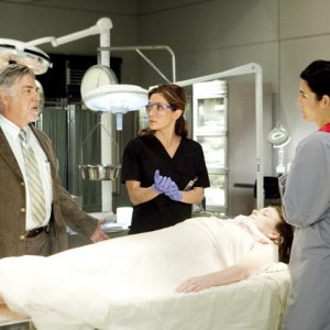 Sasha Alexander, Bruce McGill e Angie Harmon nell'episodio Boston Strangler Redux di Rizzoli & Isles