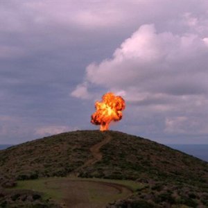 Un vulcano erutta nel film Nuit bleue di Ange Leccia