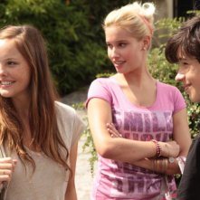 Jeremie Duvall con altre due interpreti di Mon père est femme de ménage