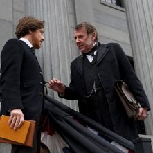 Tom Wilkinson Accanto A James Mcavoy In The Conspirator 199897