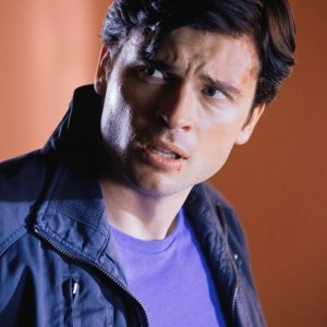 Clark (Tom Welling) in una scena dell'episodio Kent di Smallville