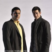 Craig Olejnik e Ennis Esmer in una foto promozionale della stagione 2 di The Listener