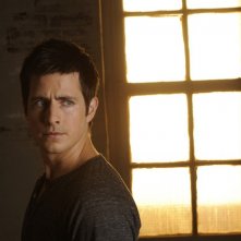 Craig Olejnik è Toby in una immagine promozionale della serie The Listener