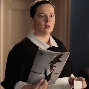 Dorota (Zuzanna Szadkowski) con un'espressione sorpresa nell'episodio Empire Of The Son di Gossip Girl
