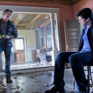 John Schneider e Tom Welling in una scena dell'episodio Kent di Smallville
