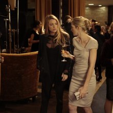 Lily (Kelly Rutherford) parla con Serena (Blake Lively) nell'episodio Empire Of The Son di Gossip Girl