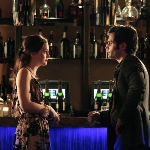 Penn Badgley parla con Leighton Meester nell'episodio Empire Of The Son di Gossip Girl