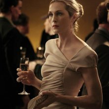Un'elegante Lily (Kelly Rutherford) nell'episodio Empire Of The Son di Gossip Girl