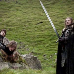 Sean Bean in una scena dell'episodio Winter Is Coming di Game of Thrones