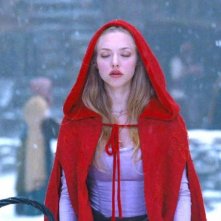 Amanda Seyfried è Cappuccetto Rosso Sangue