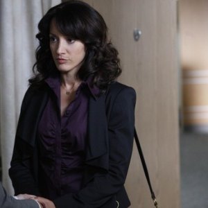 Jennifer Beals nell'episodio The Gold Coin Kid di The Chicago Code