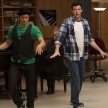 Cory Monteith Ed Harry Shum Jr Nell Episodio Born This Way Di Glee 200504