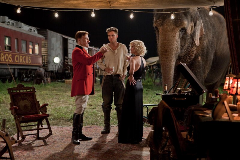 Christoph Waltz Con Reese Witherspoon E Robert Pattinson Nel Film Come L Acqua Per Gli Elefanti 200615
