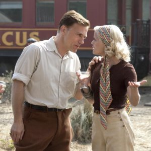 Christoph Waltz e Reese Witherspoon sono August e Marlena nel film Come l'acqua per gli elefanti