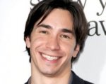 Un matrimonio e un funerale per Justin Long