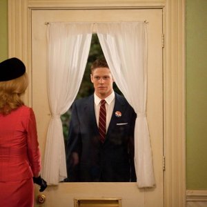 Candice Accola apre la porta a Zach Roerig nell'episodio The Last Dance di Vampire Diaries