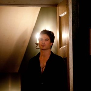Damon (Ian Somerhalder) in una scena dell'episodio The Last Dance di Vampire Diaries