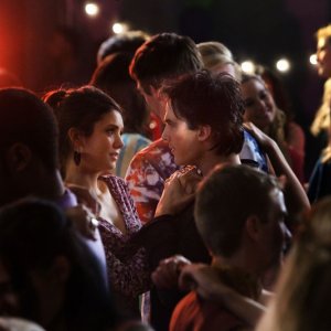 Ian Somerhalder balla con Nina Dobrev nell'episodio The Last Dance di Vampire Diaries