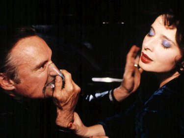 Isabella Rossellini con Dennis Hopper in una scena di Velluto blu