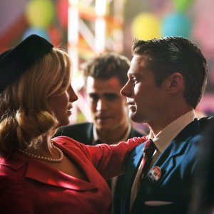 Candice Accola e Zach Roerig danzano al ballo nell'episodio The Last Dance di Vampire Diaries