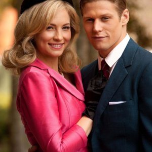 Candice Accola e Zach Roerig posano per una foto dell'episodio The Last Dance di Vampire Diaries