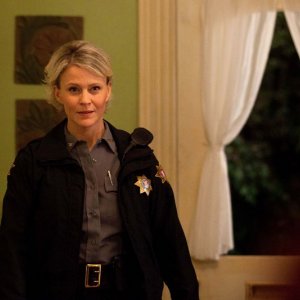 Liz (Marguerite MacIntyre) in un momento dell'episodio The Last Dance di Vampire Diaries