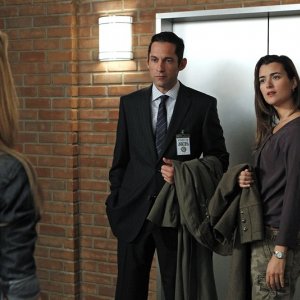 Ray (Enrique Murciano) e Ziva (Cote de Pablo) nell'episodio Two Faced di NCIS