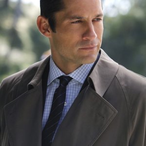 Ray (Enrique Murciano) in una scena dell'episodio Two Faced di NCIS
