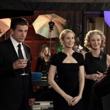 William Baldwin, Kelly Rutherford e Caroline Lagerfelt nell'episodio The Kids Stay in the Picture di Gossip Girl