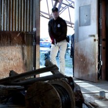 George Eads in una scena dell'episodio The List di CSI: Scena del crimine