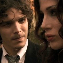 Marco Rulli accanto ad Elisabetta Rocchetti nel film Diciottanni - Il mondo ai miei piedi