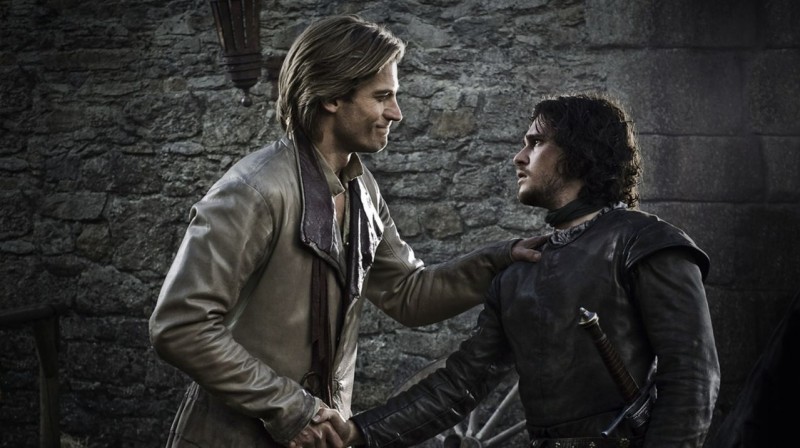 Nikolaj Coster-Waldau e Kit Harington in una scena dell'episodio The Kingsroad di Game of Thrones