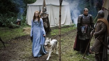 Sophie Turner in una scena dell'episodio The Kingsroad di Game of Thrones