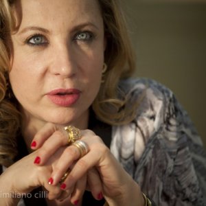 Iaia Forte è 'la Signora' nel film Notizie degli scavi