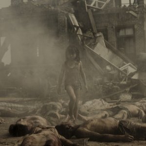 Una drammatica scena del film Aftershock