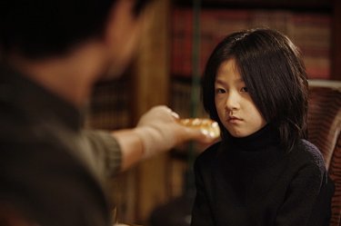 Una scena del film The Man from Nowhere di Lee Jeong-beom