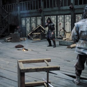 Una sequenza d'azione del film The Showdown