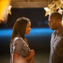 Kylie Bunbury e De'Vaughn Nixon in una scena del film Prom