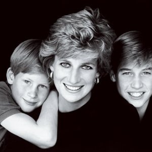 La Principessa Diana con i suoi due figli, Harry e William