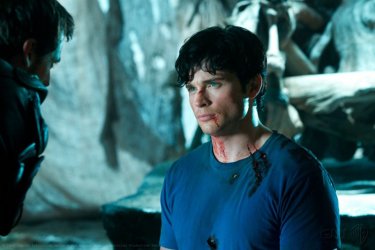 Clark (Tom Welling) guarda negli occhi Zod (Callum Blue) nell'episodio Dominion di Smallville