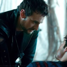 Zod (Callum Blue) faccia a faccia con Clark (Tom Welling) nell'episodio Dominion di Smallville