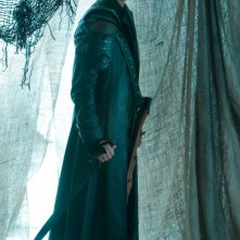 Zod (Callum Blue) in un momento dell'episodio Dominion di Smallville