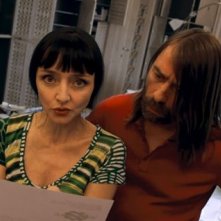 Maria de Medeiros con Wim Willaert in una scena del film HH, Hitler à Hollywood