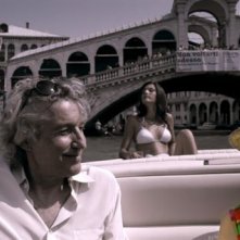 Maria de Medeiros in una scena del film HH, Hitler à Hollywood