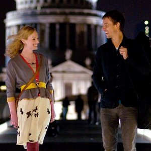 Genevieve O'Reilly e Tobias Menzies in un'immagine di Forget Me Not