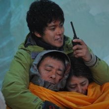 Shun Oguri in una sequenza drammatica del film Gaku: Minna no Yama