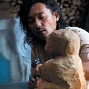 Una scena del film Hanezu no Tsuki di Naomi KAWASE