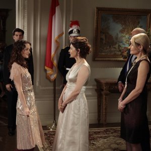 Blair (Leighton Meester) e la Principessa Sophie (Joanne Whalley) in: The Princesses and the Frog di Gossip Girl