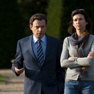 Denis Podalydès e Florence Pernel nel film La conquête